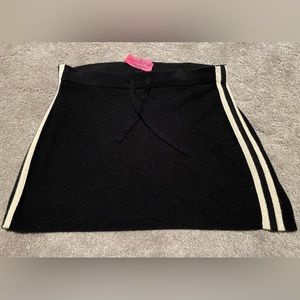 Vintage Juicy Couture Track Skirt w/ White Stripes Down Side. 🫶🏽